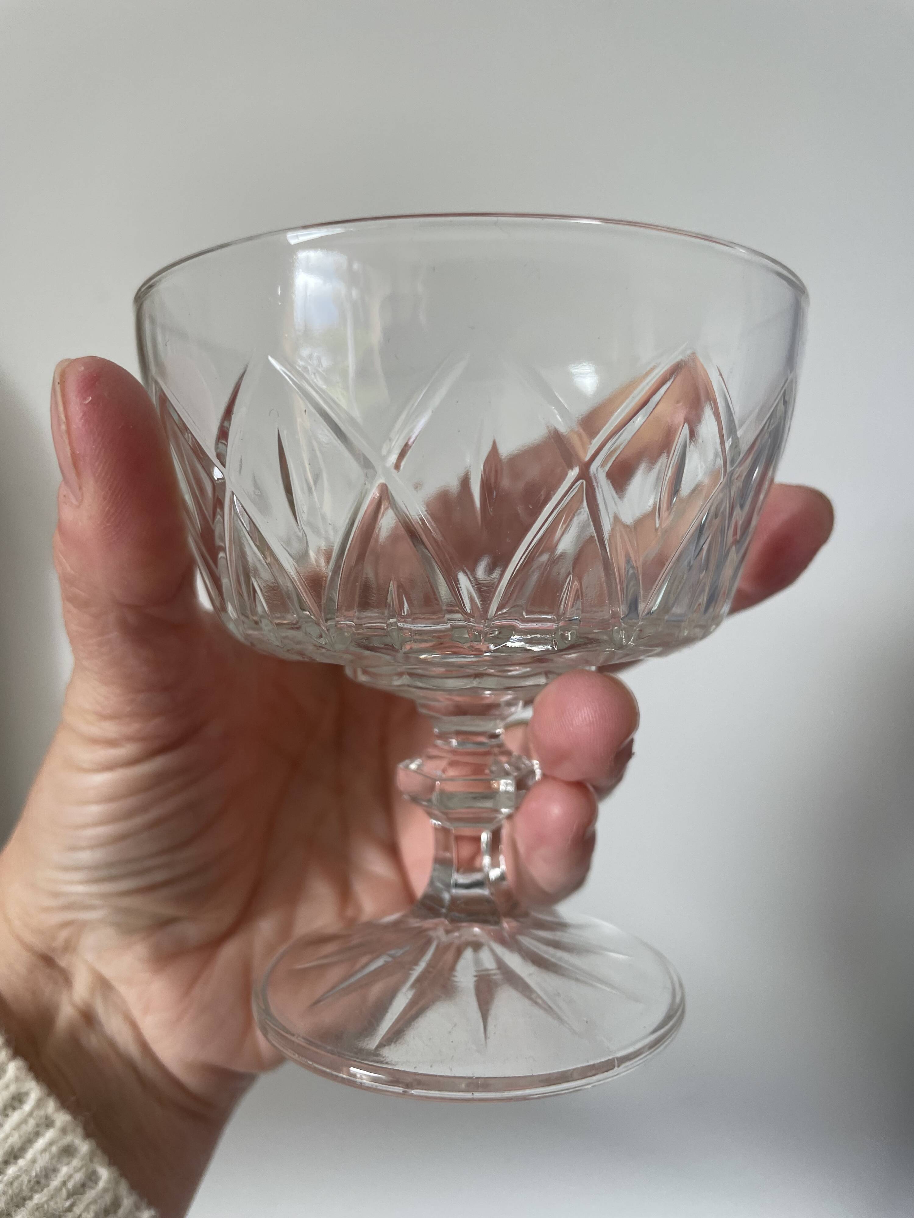 6 glass champagne coupes