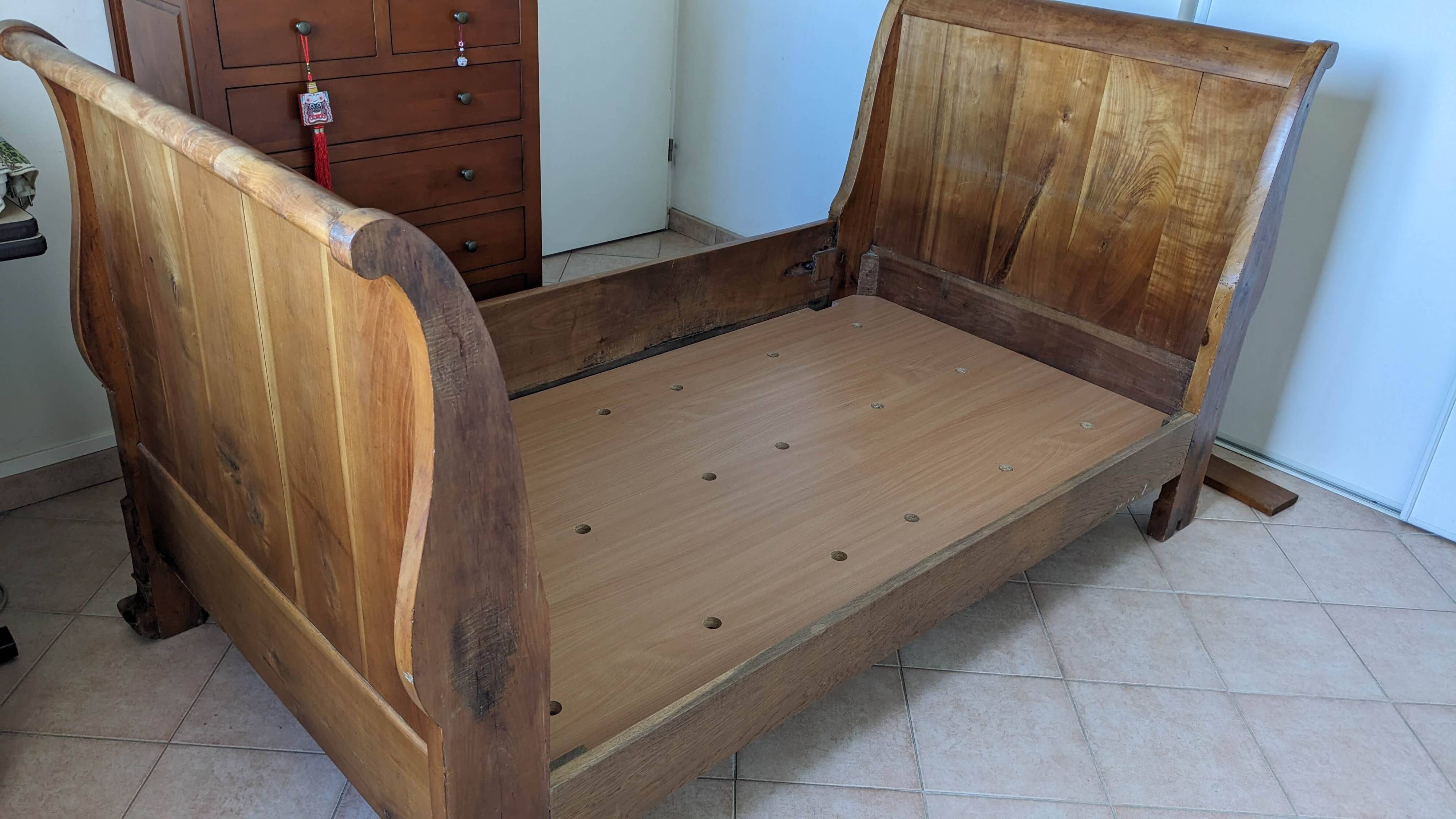 Solid wood bed