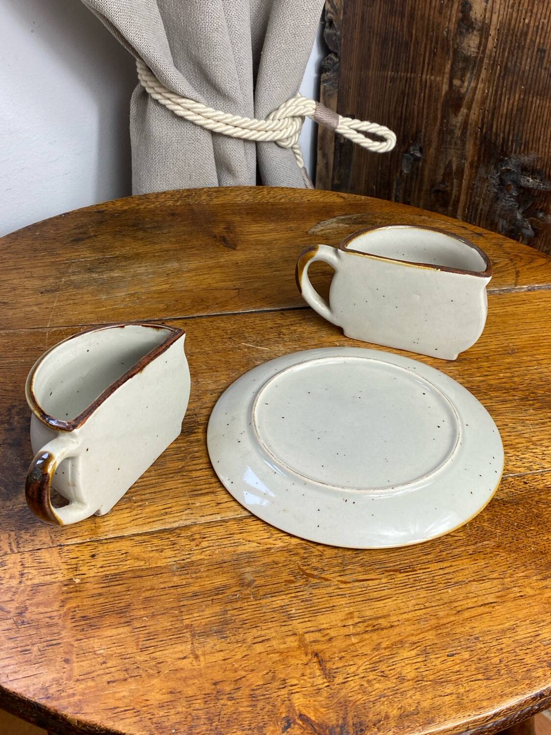 Duo mugs in stoneware