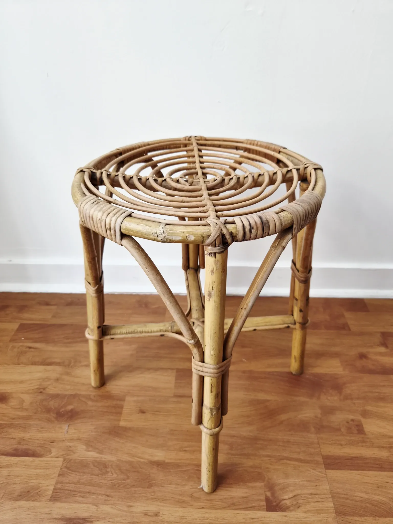 Vintage rattan stool in bohemian retro style - 1950s/1960s