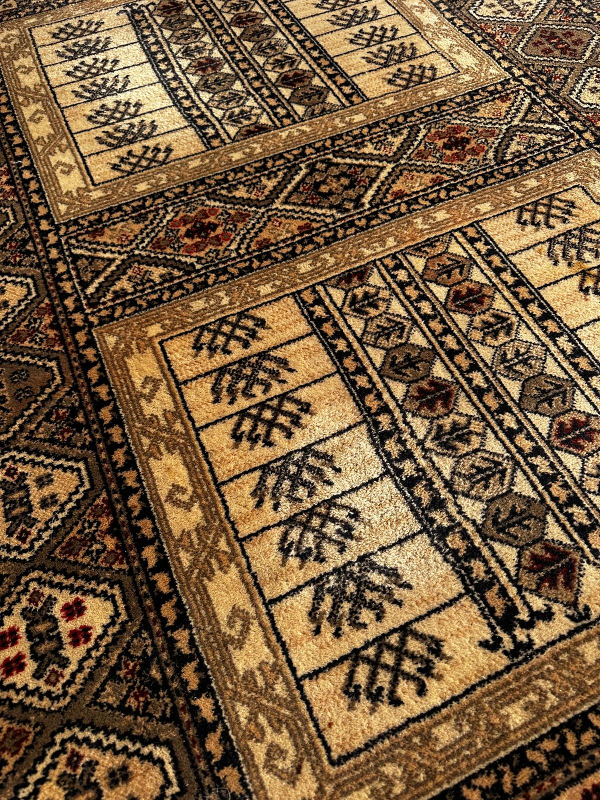 Oriental-style wool rug 200cm x 140cm