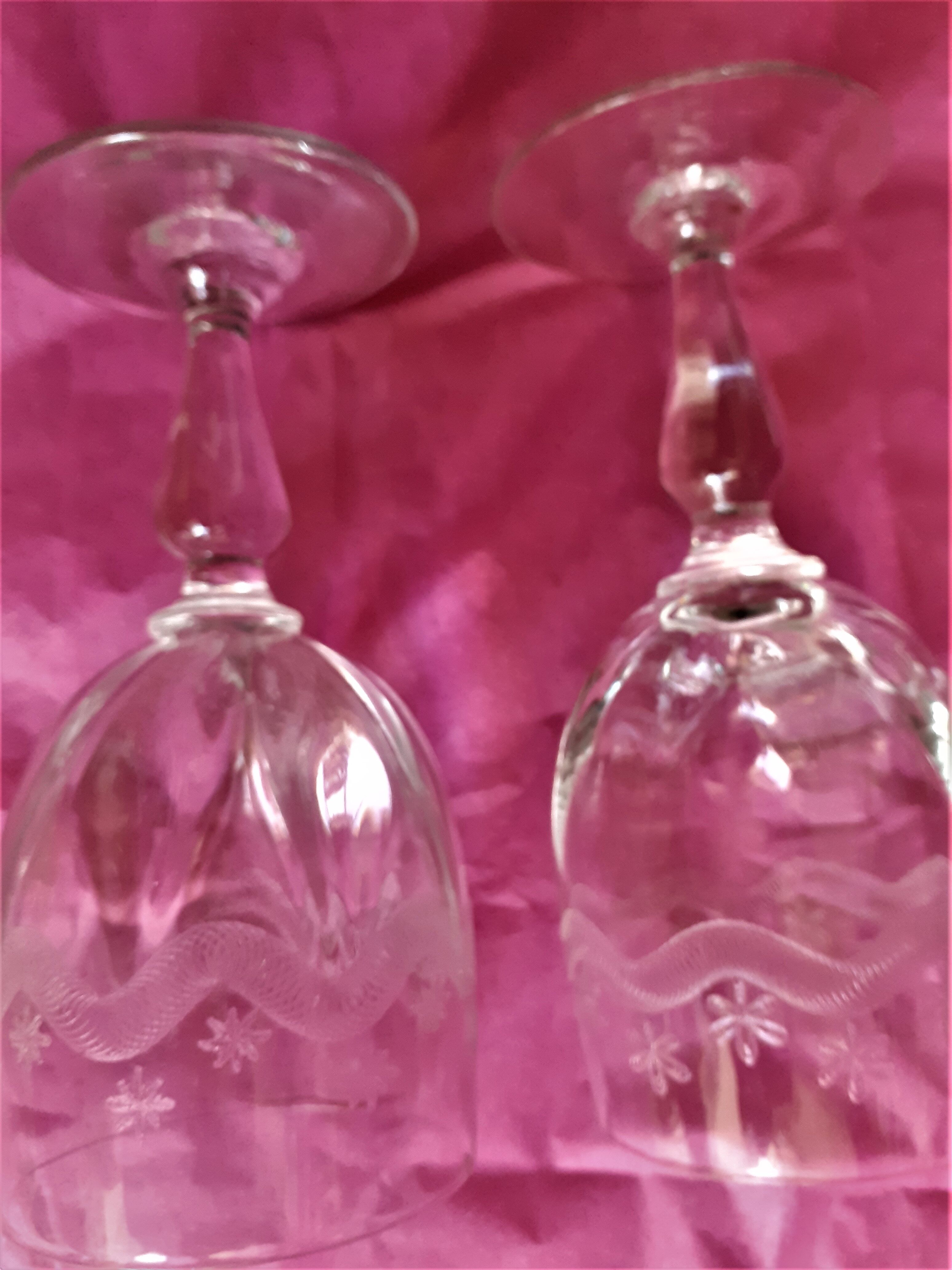 2 Glasses on foot old frieze garland and flowers decoration emma
