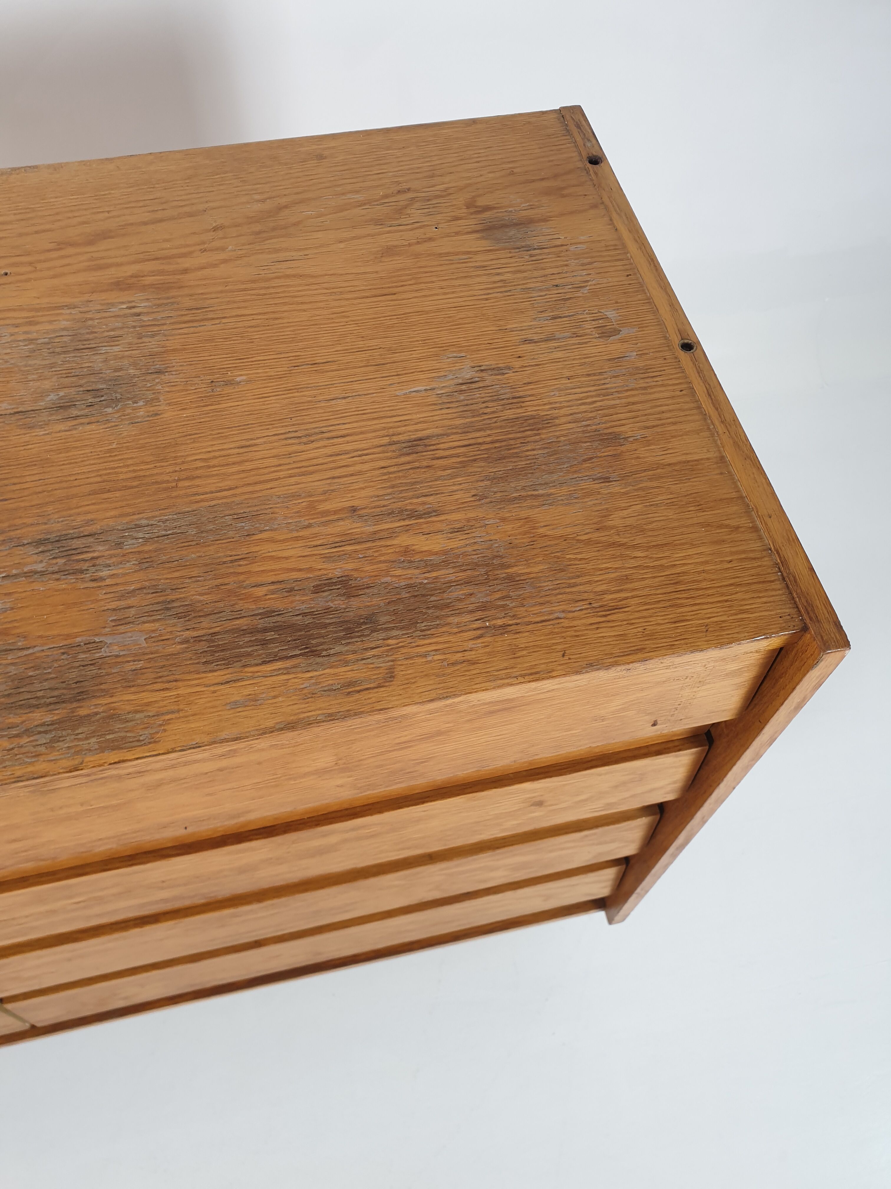 Commode de Jiří Jiroutek pour Interier Praha, années 1960