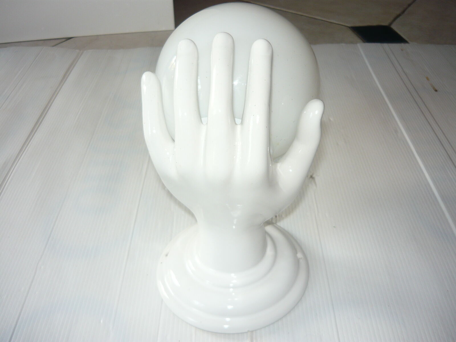 White ceramic hand wall light and white opaline globe, in perfect condition