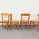 Suite d’une table ronde avec rallonge et 4 chaises vintage en pin des années 60 70