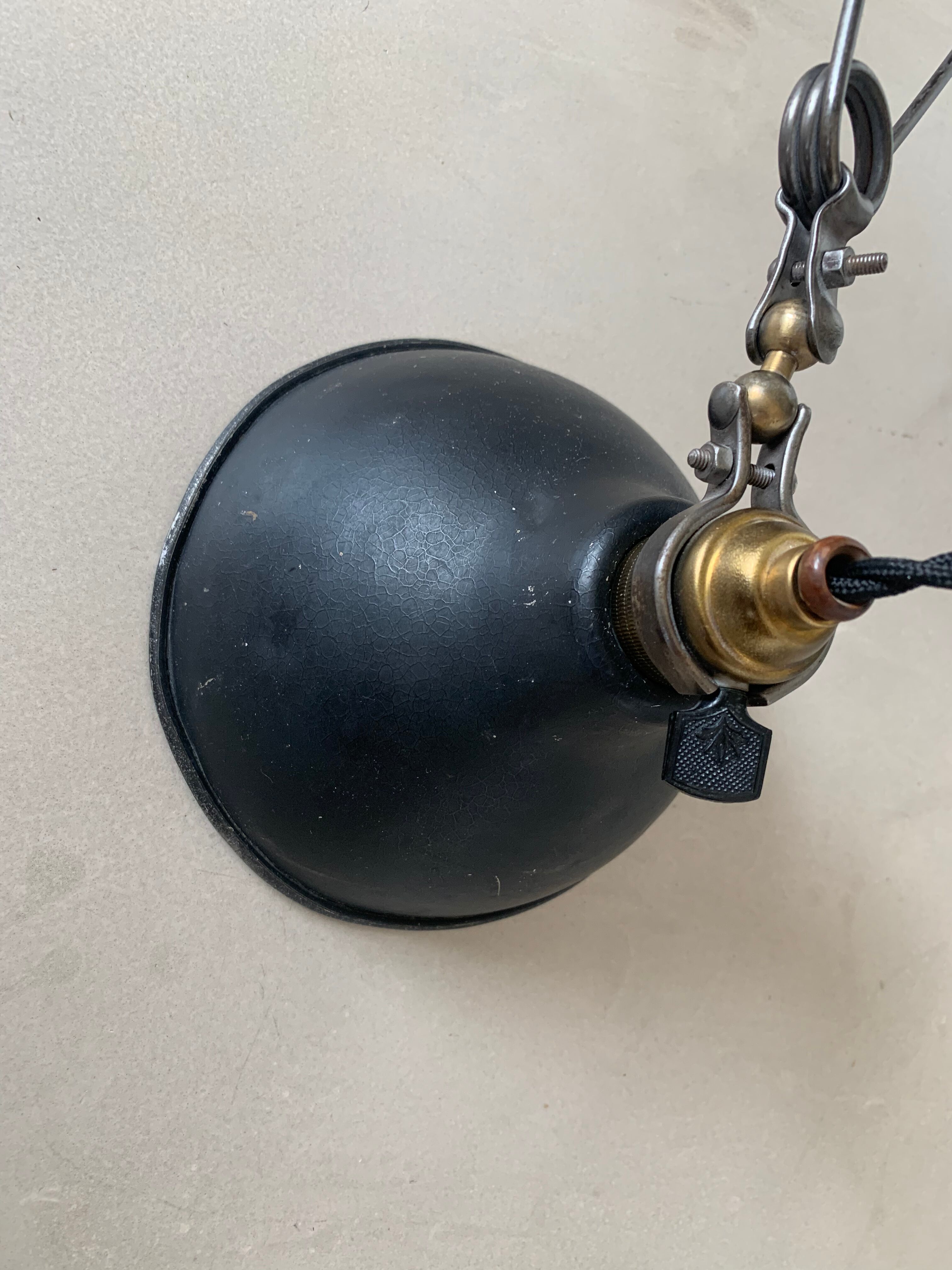 Pincer lamp / old workshop spot