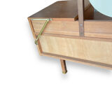 Dressing table in natural wood and fabrics