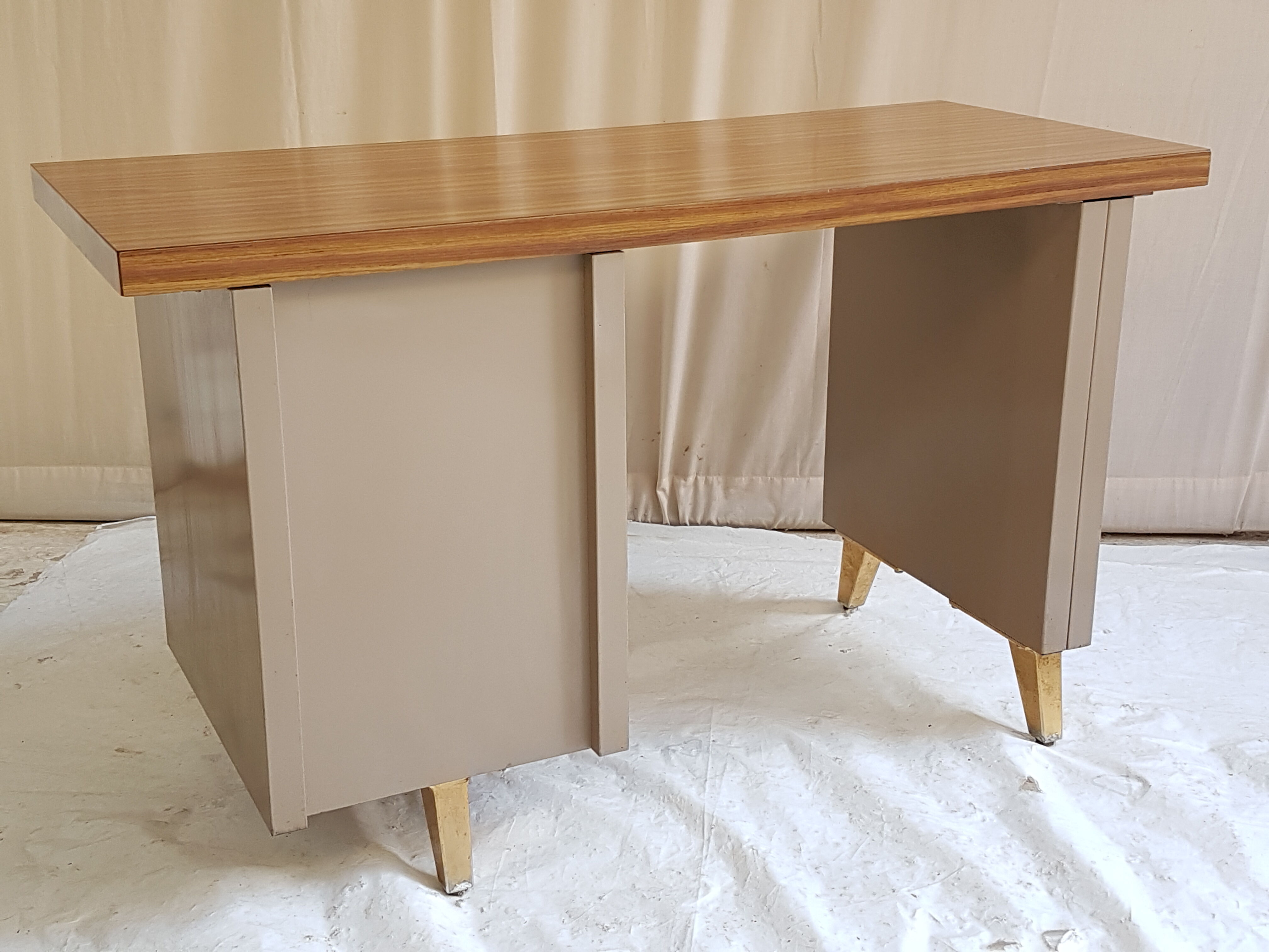 Metal desk vintage 60s