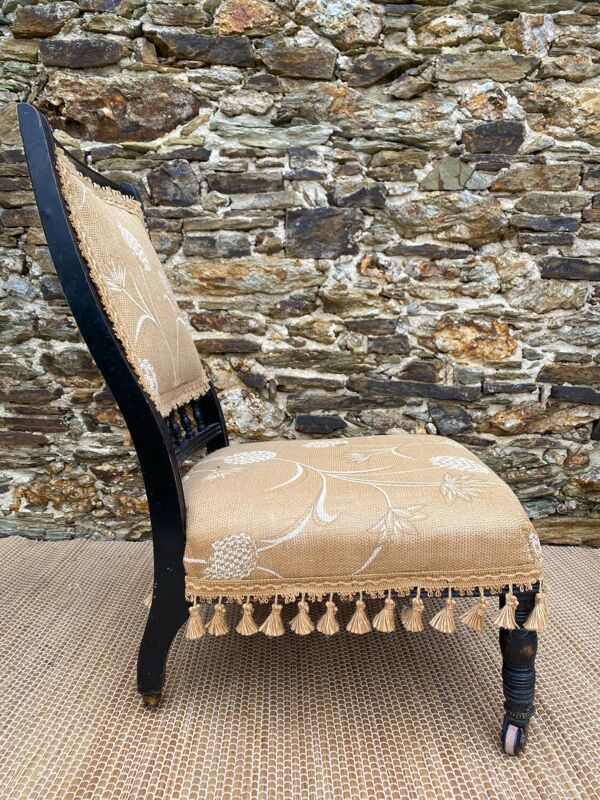 Chaise ancienne , chauffeuse fin XIXe