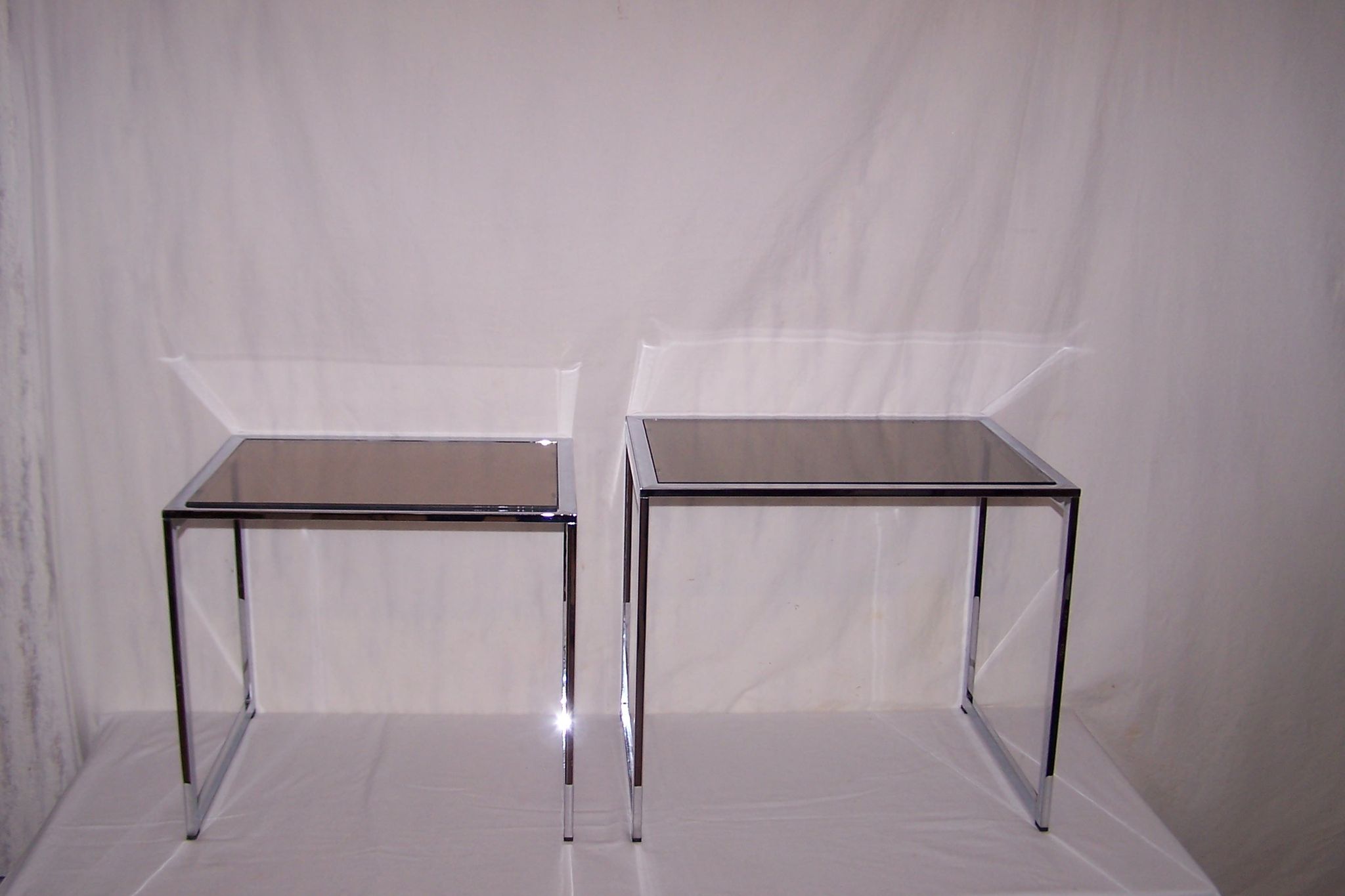 Paire de tables gigogne des années 70
