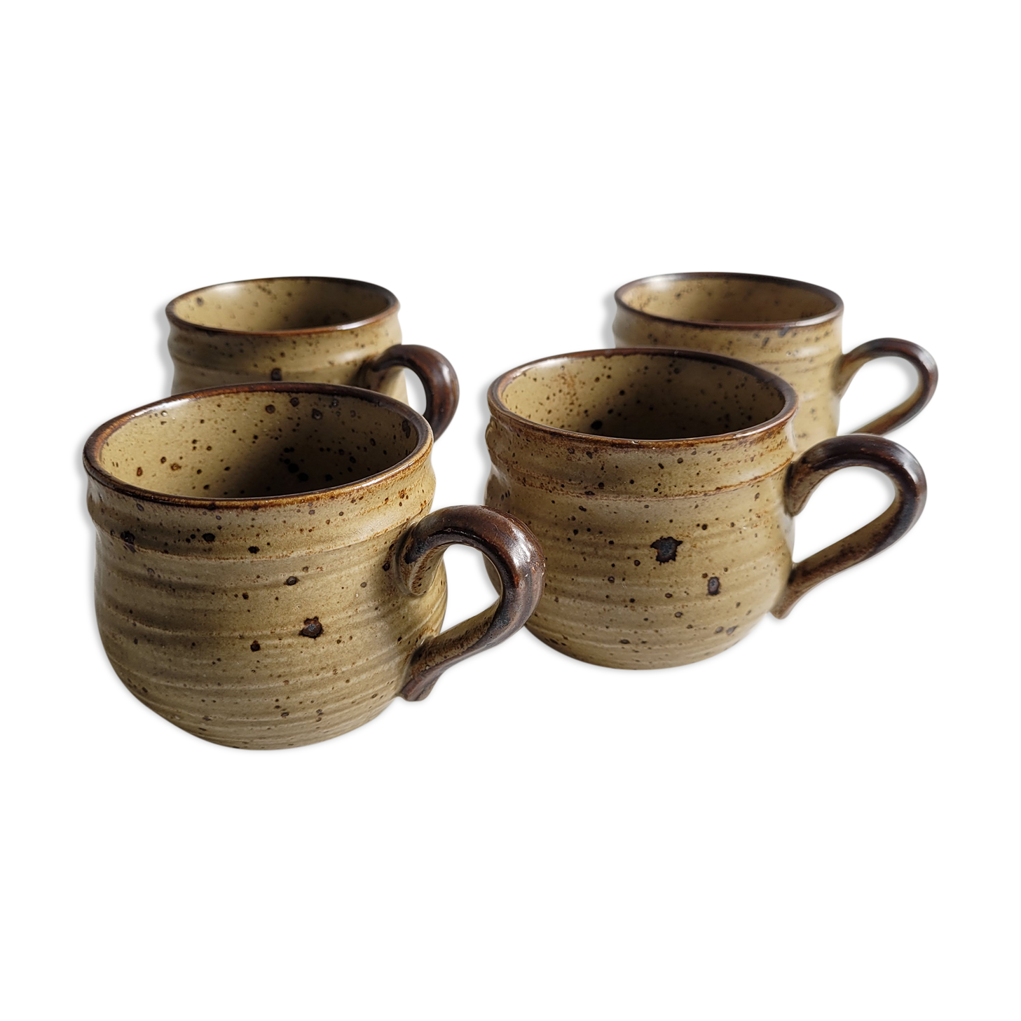 Set of 4 cups in pyrite sandstone