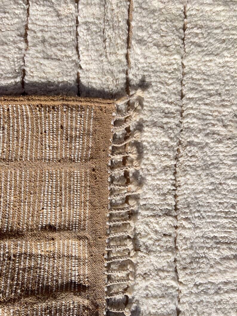 Tapis bérbere fait main traditionnelle taille 2/3 m