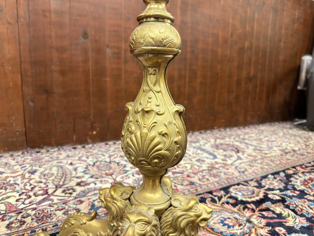 Porte-manteau classique en laiton antique