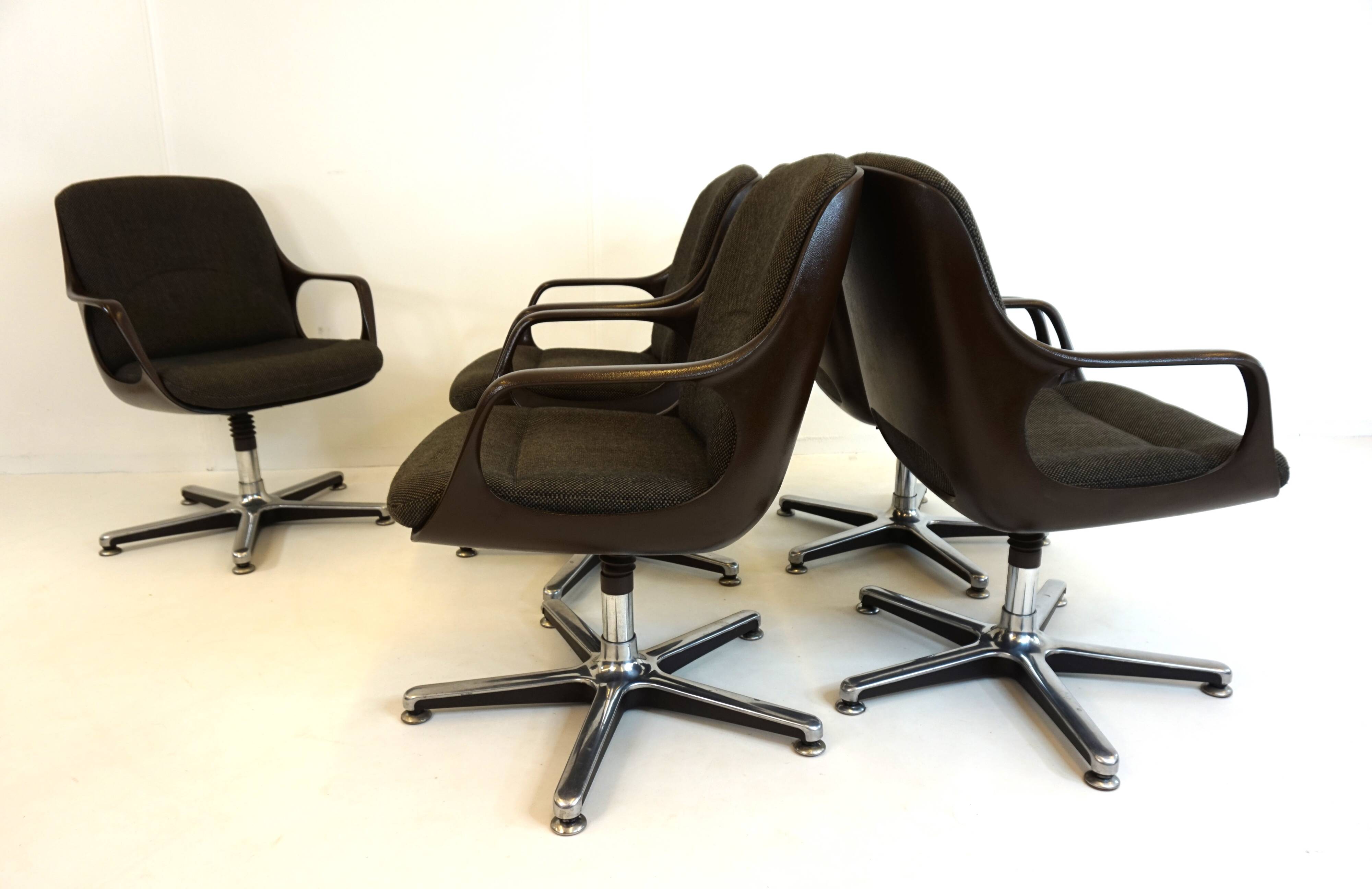 Set of 5 Chromcraft office armchairs