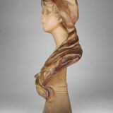 Buste de femme Art Nouveau en plâtre polychrome