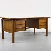 Mid-century teak desk by Svend Åge Madsen for Sigurd Hansen, 1960s.
