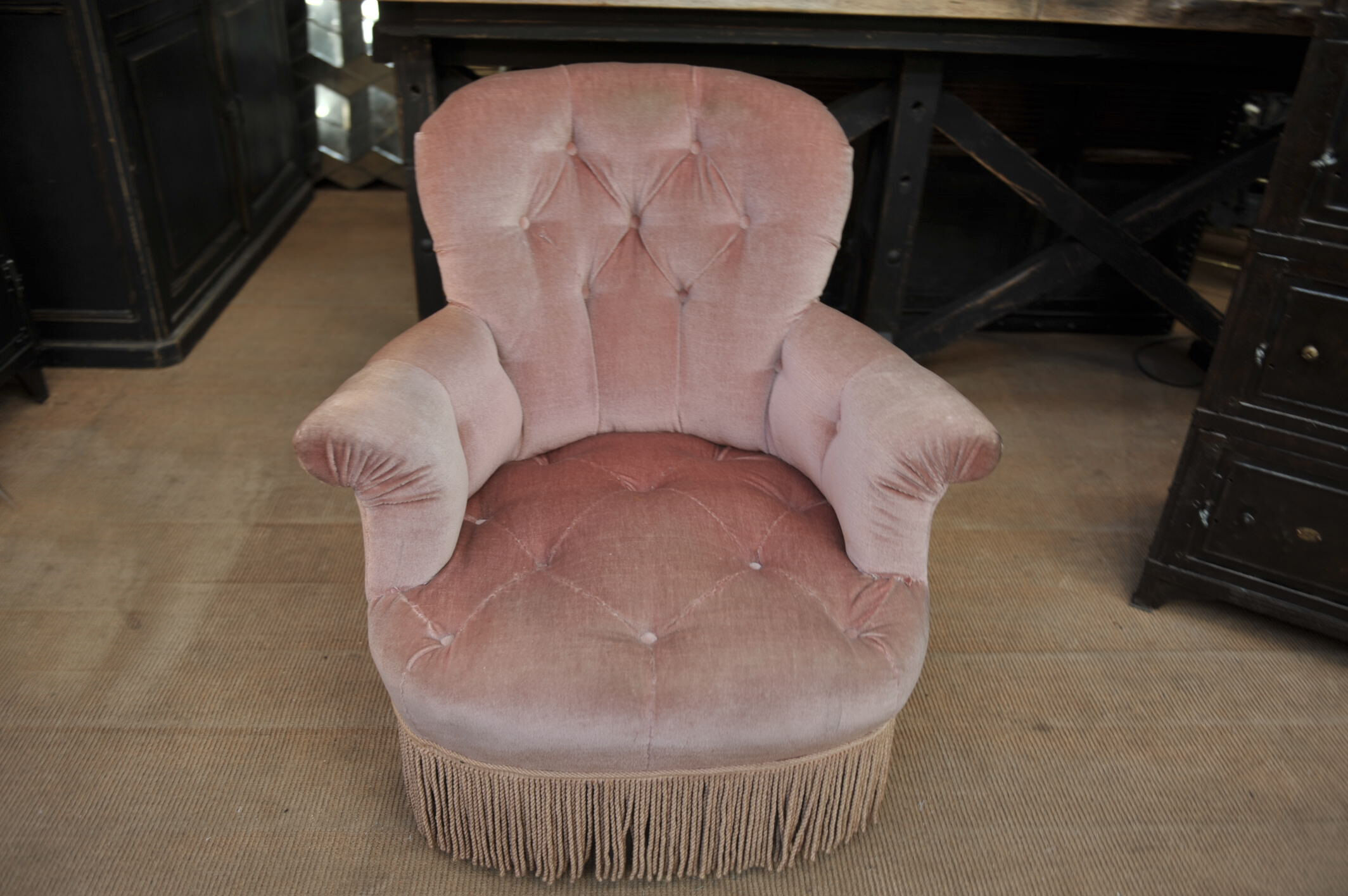 Former Napoleon lll toad chair in pink fabric on wheels