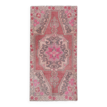 Vintage handmade Turkish rug 119x231 cm