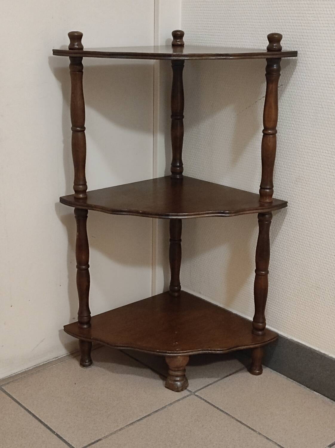 Vintage 3-Tier Corner Shelf