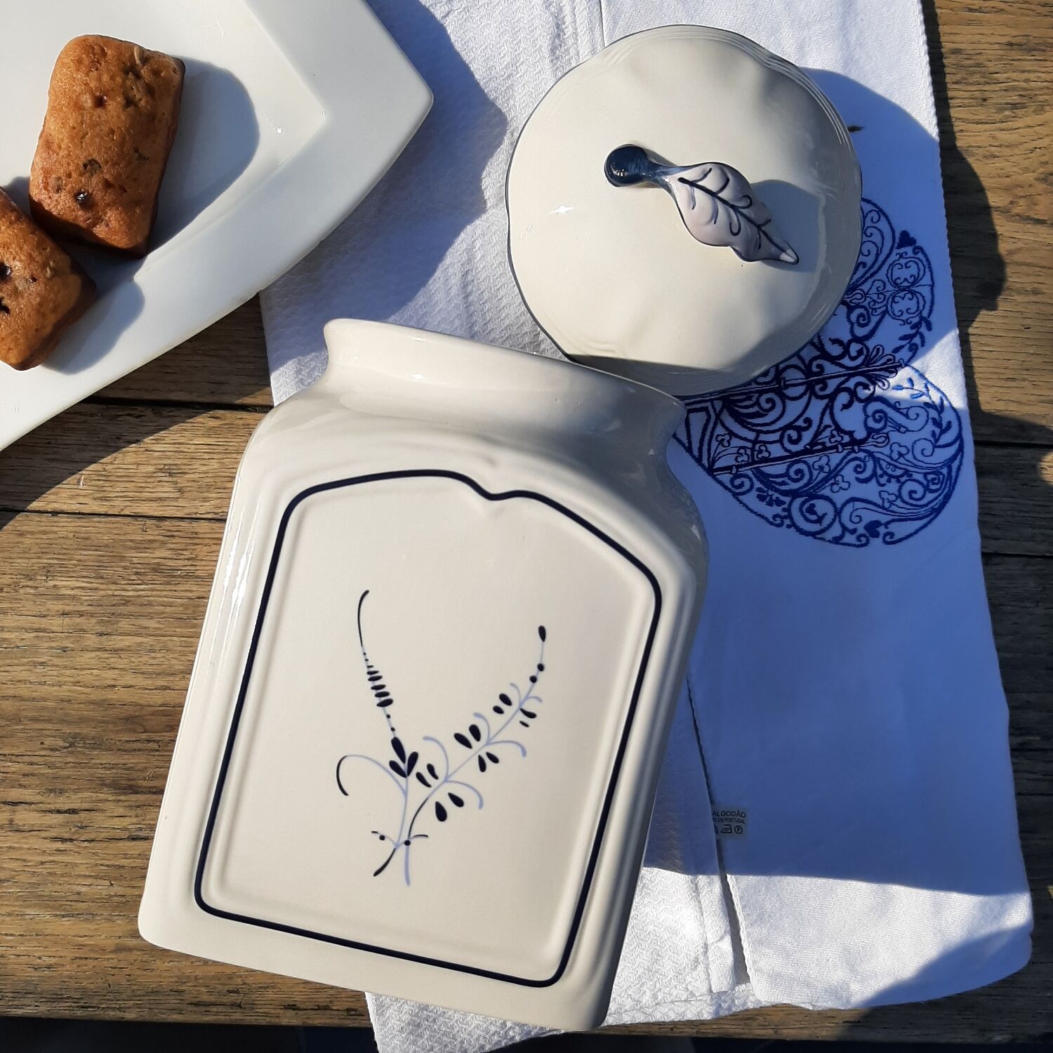 Luxembourg Villeroy and Boch pot