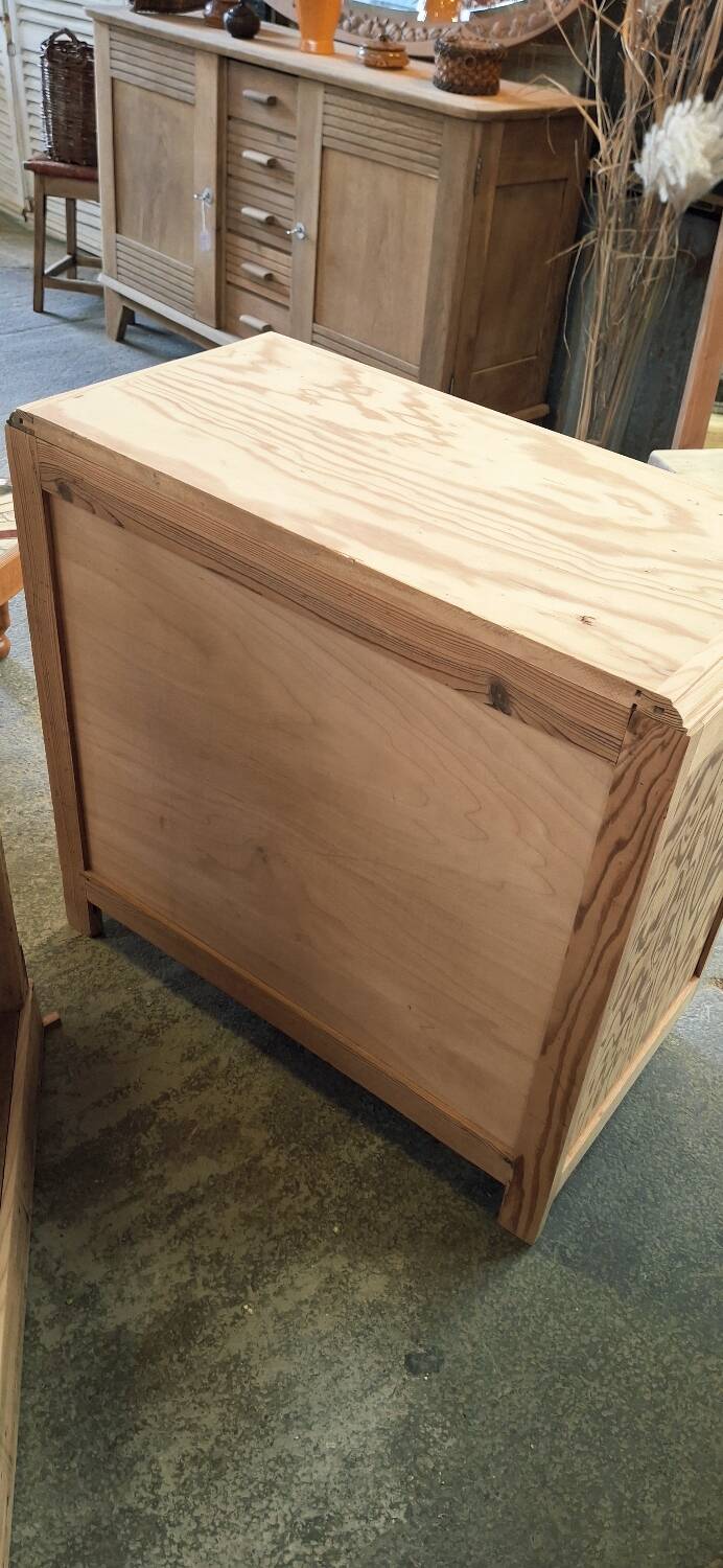 Vintage chest of drawers