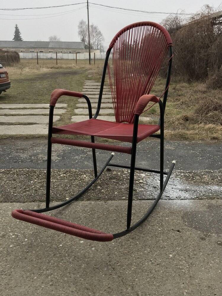Vintage red metal rocking chair, graphic plastic cord with fan backrest, 1960s.