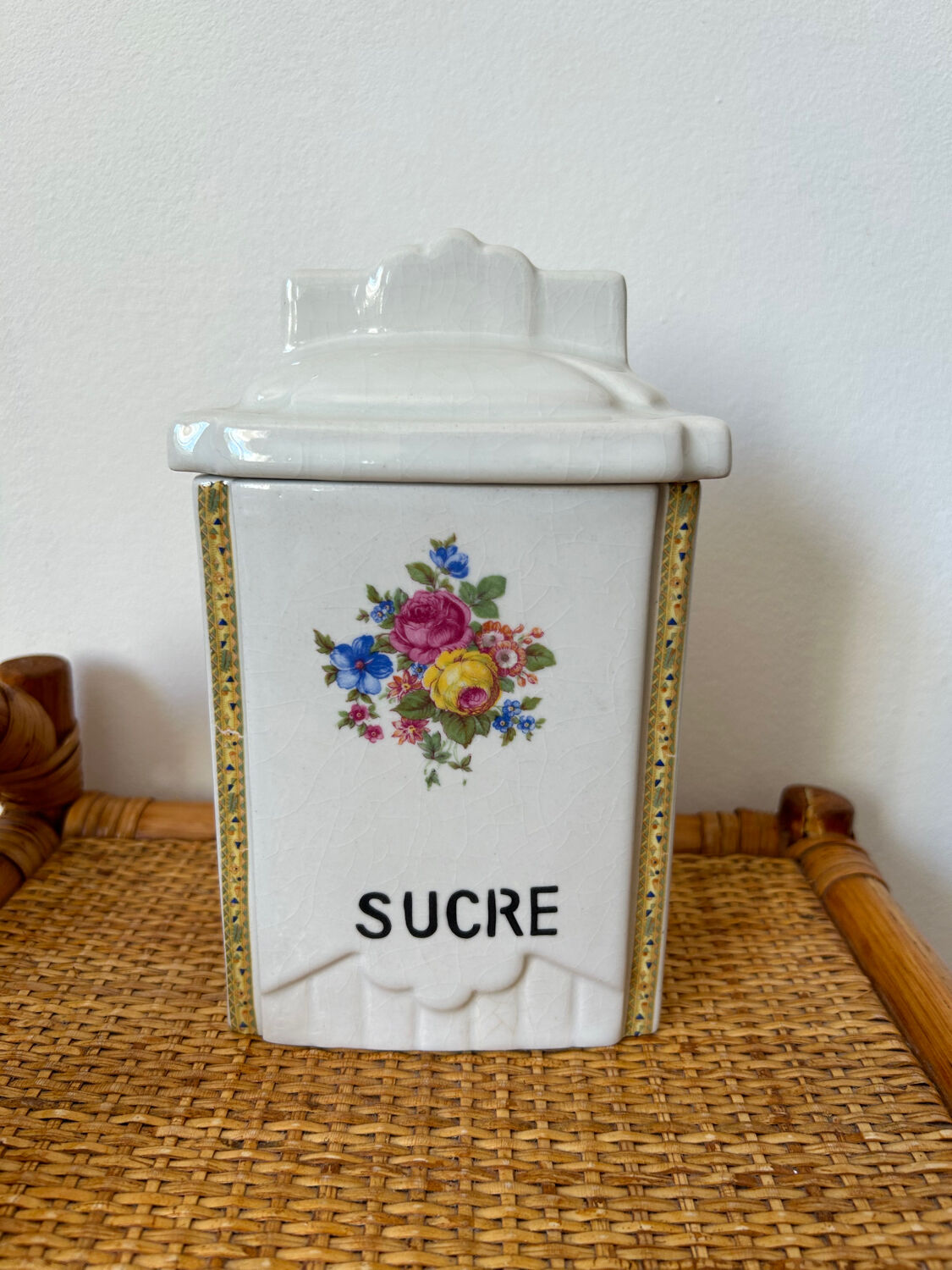 Duo vintage spice jars