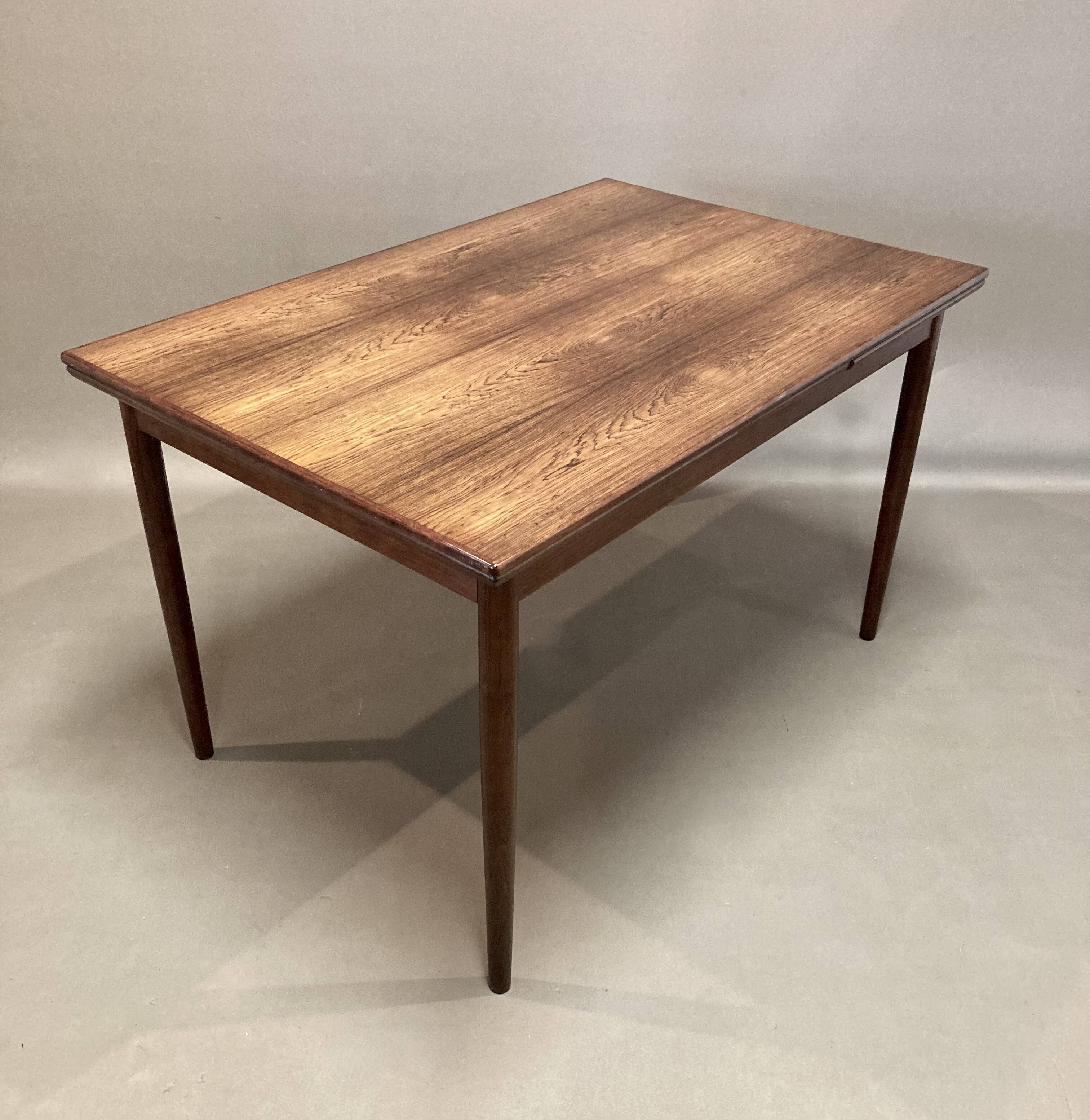 Extendable high table in rosewood "Scandinavian Design" 1950.