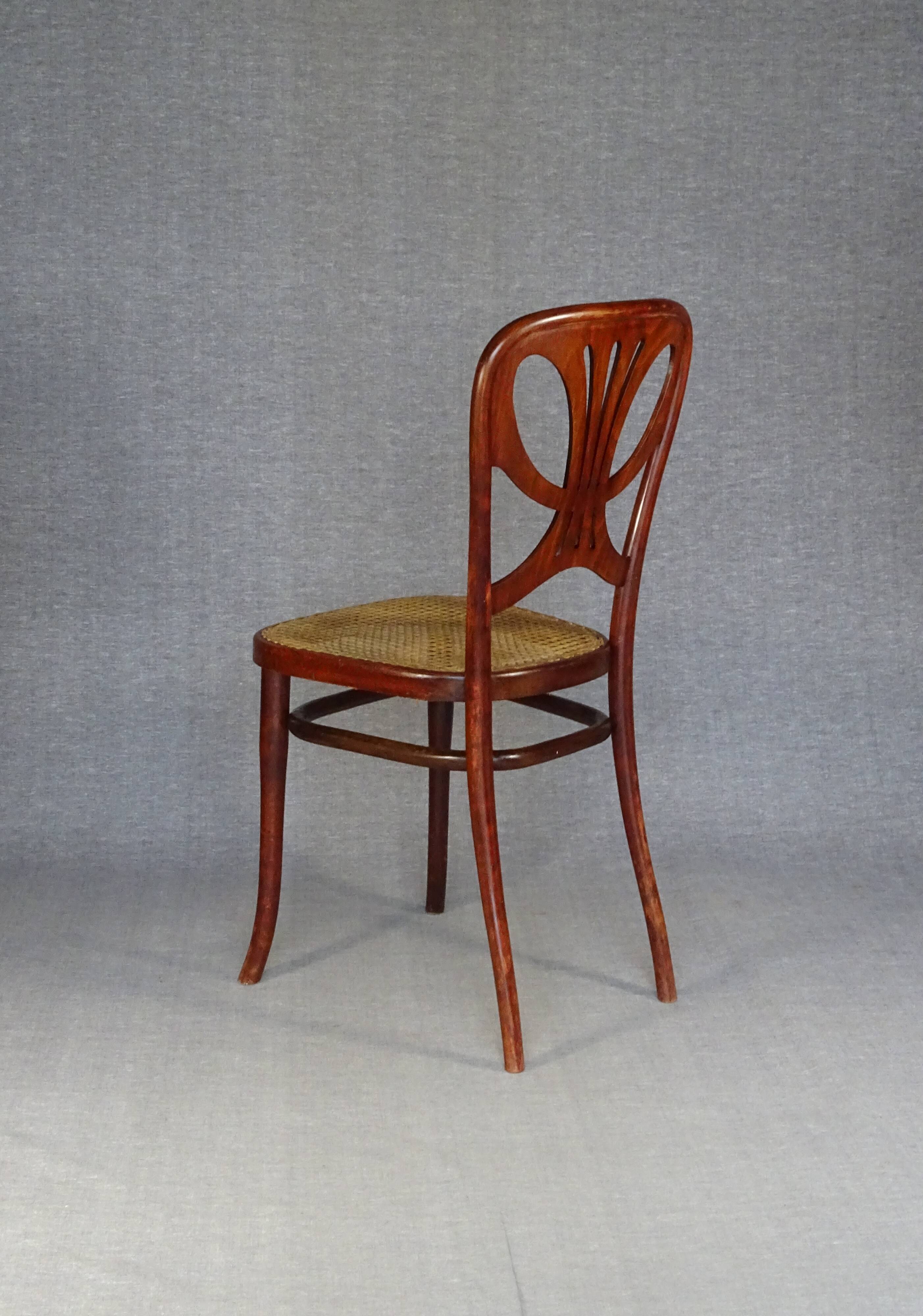 3 chaises Thonet N° 642 de 1910 "rare modéle papillon"