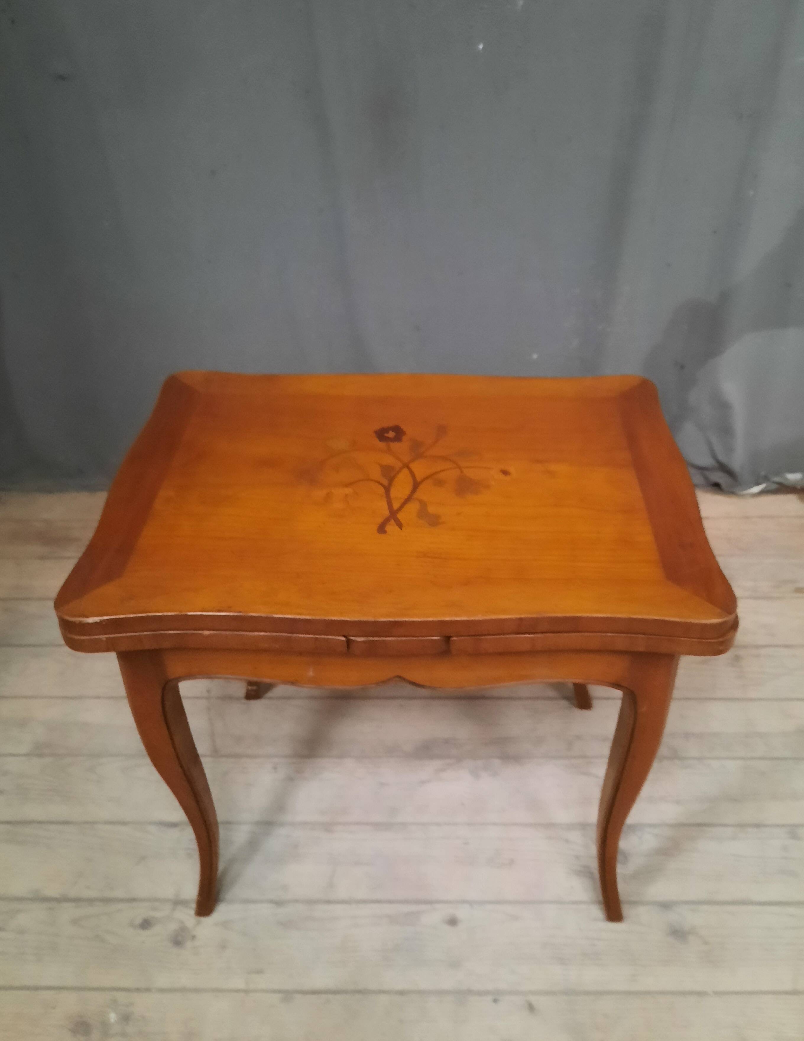 Miniature Italian Tanle