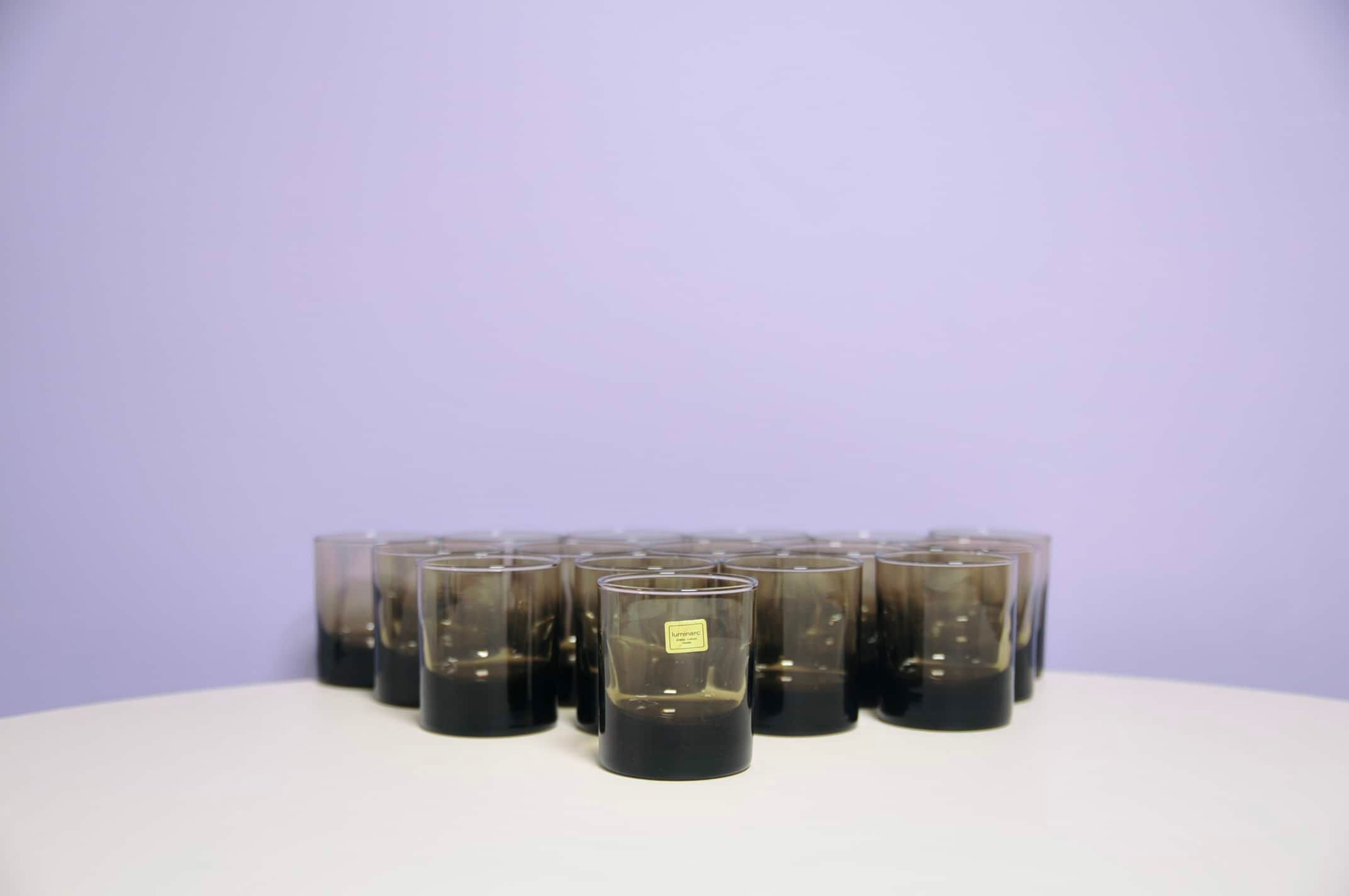 Set of 16 dark brown Luminarc glasses