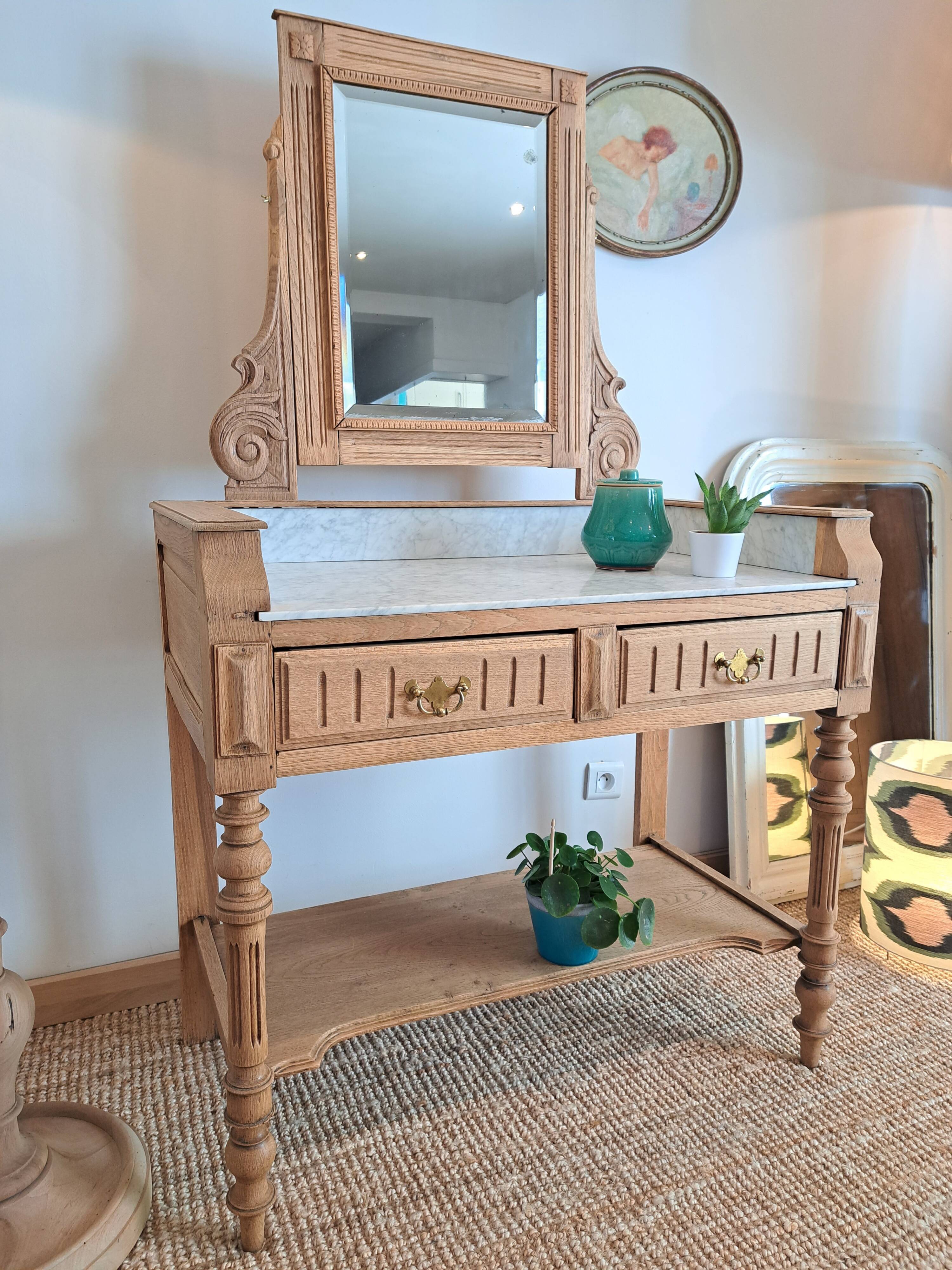 Bathroom cabinet with marble top in Henri II style