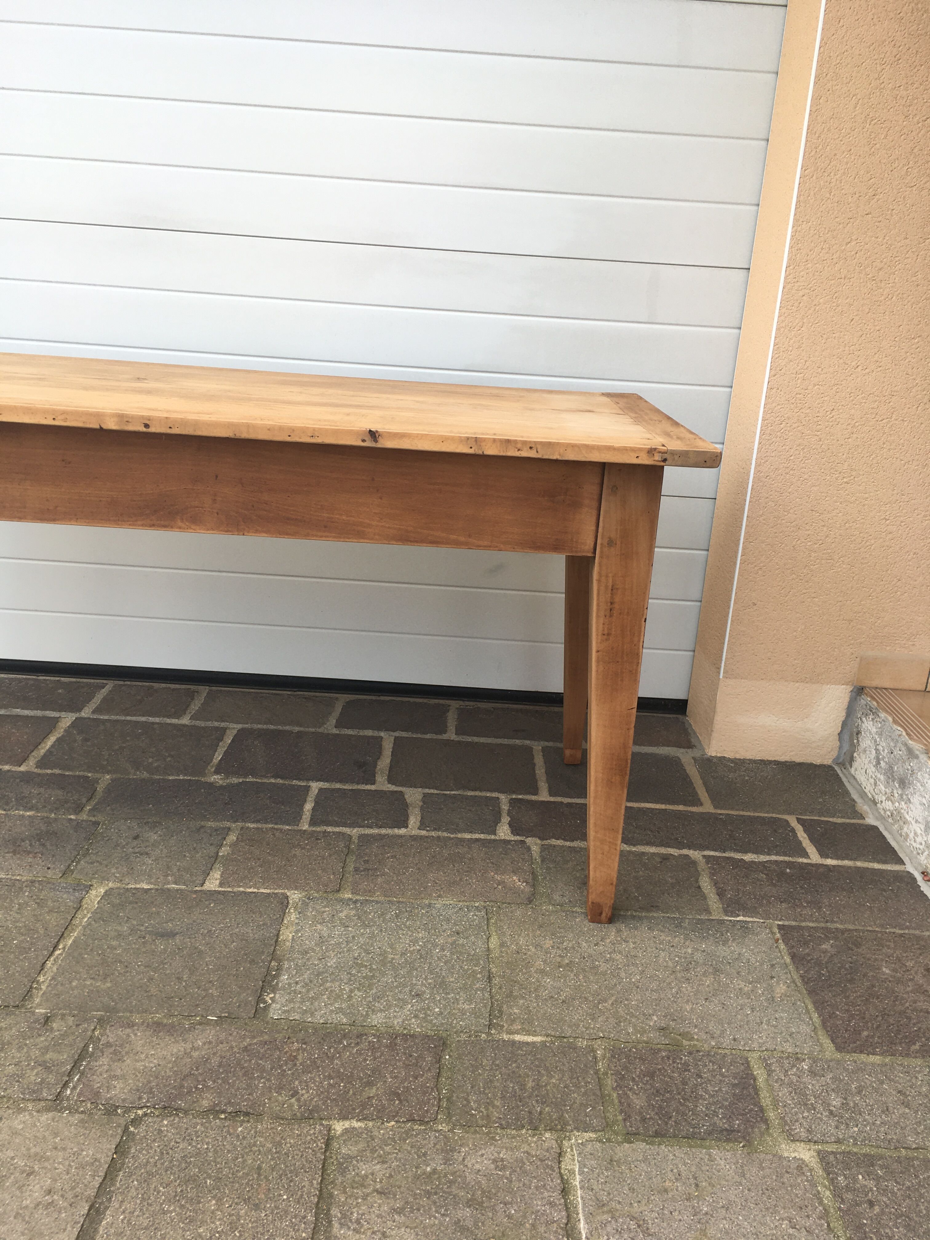 Farm table