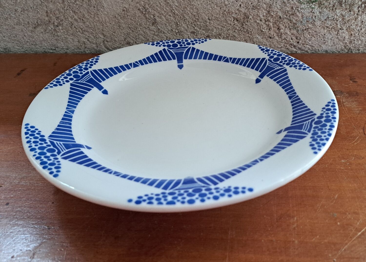 Art deco piedouche plate