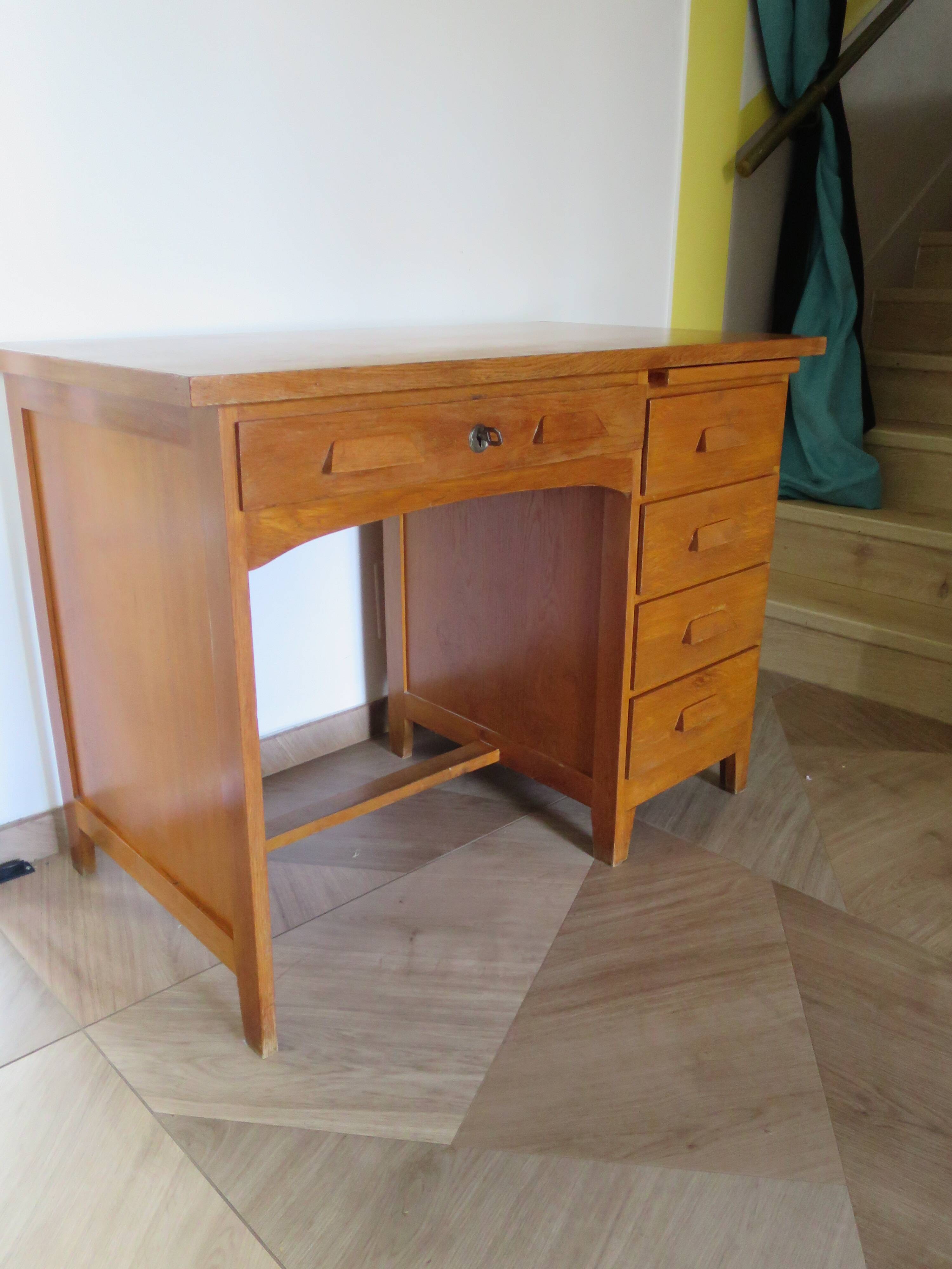 Vintage modernist desk - 5 drawers - shelf - 1950s - closure mechanism