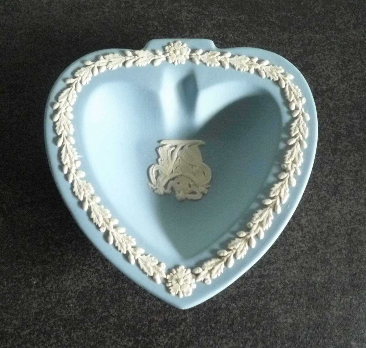 Wedgwood jasperware cup/empty pocket