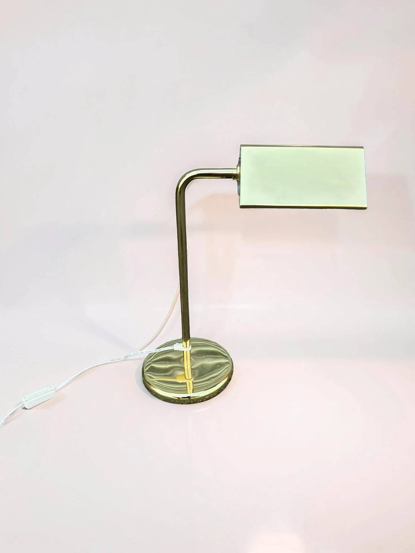 Table lamp / desk lamp in brass