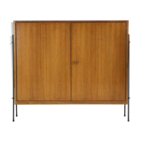 Buffet en noyer des années 50 avec base en acier en filigrane