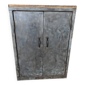 Metal workshop cabinet with two doors.