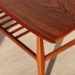 Table basse vintage Everest en noyer – style « planche de surf » (années 60)