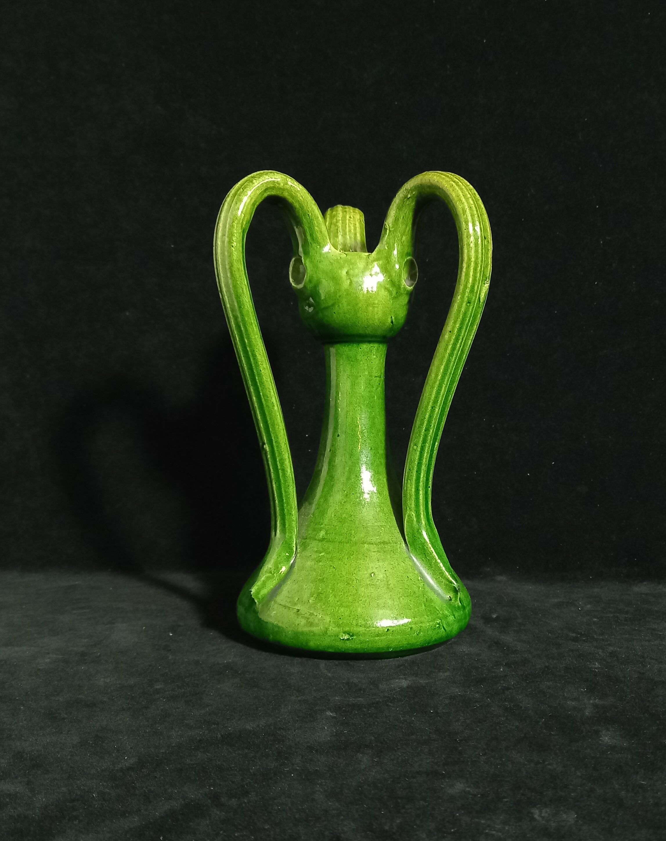 Vase art nouveau en grès avec trois anses voûtées