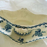 Saucière opaque porcelain of Gien model thistles.