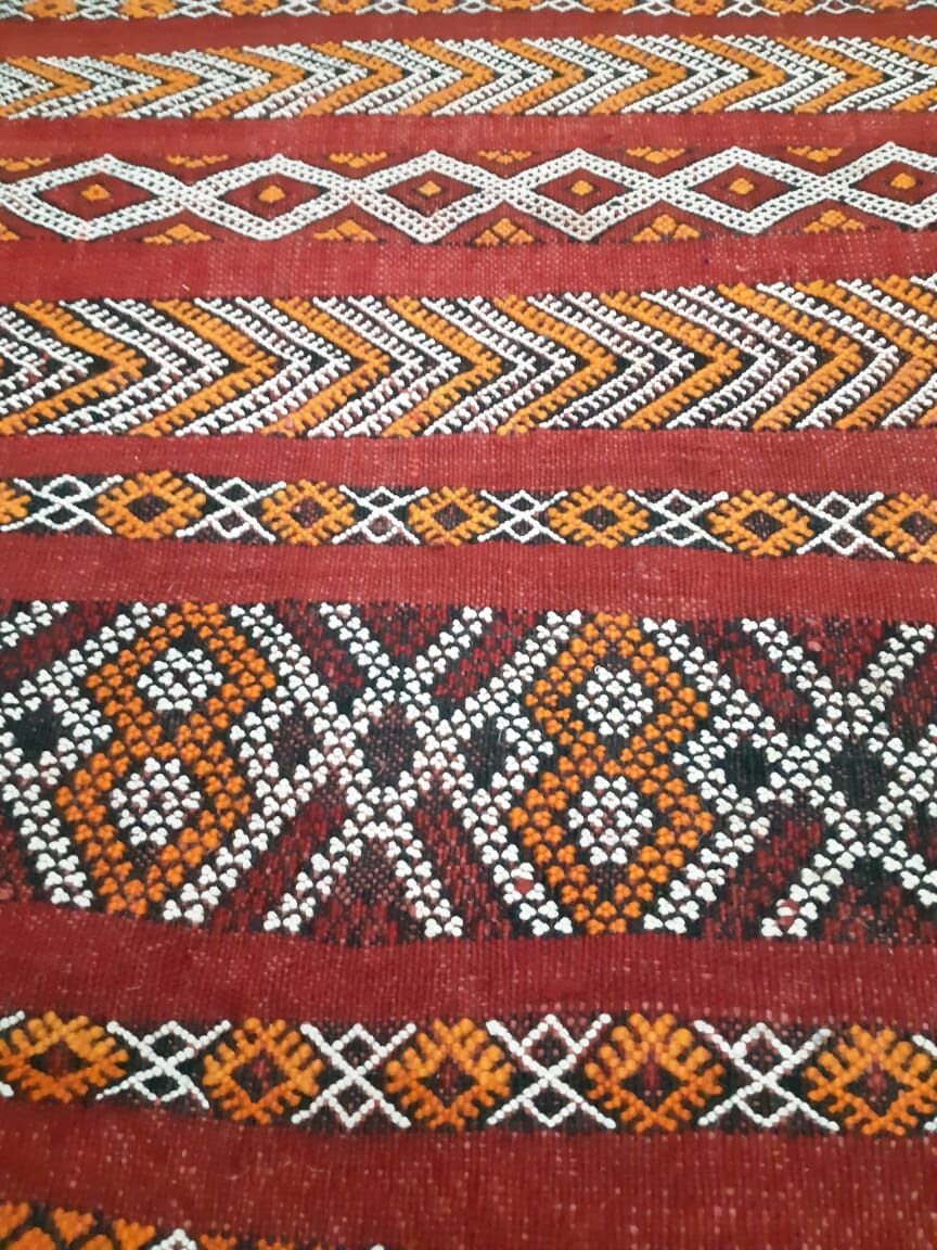 Tapis kilim rouge berbère 147×78