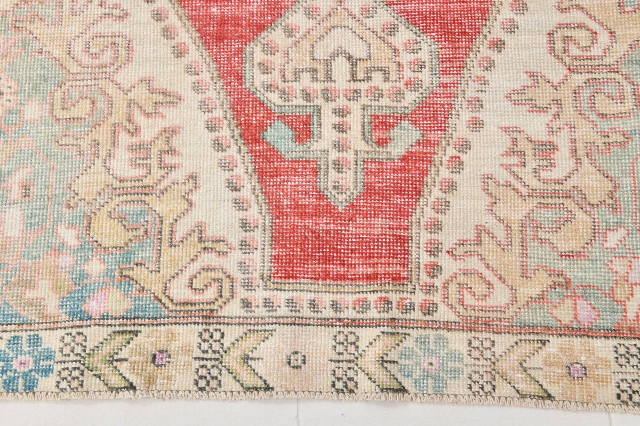 4x7 Red & Cream Antique Vintage Rug, 129x216Cm SK 22247