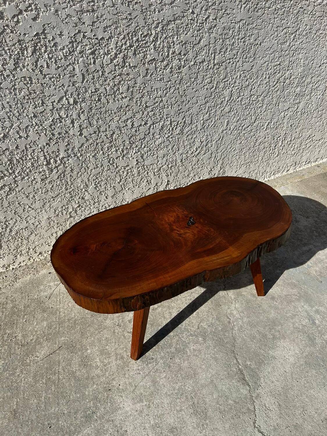 Table basse en bois massif