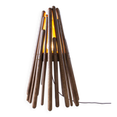 Blaze : Lampe de sol sculpturale en bois massif sculptée à la main par Flowlight Design GBR