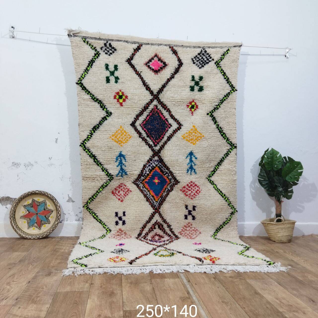 Azilal Berber rug in handmade wool 250 X 140 CM