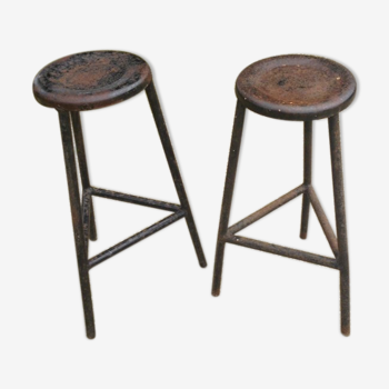 Metal tripod stools