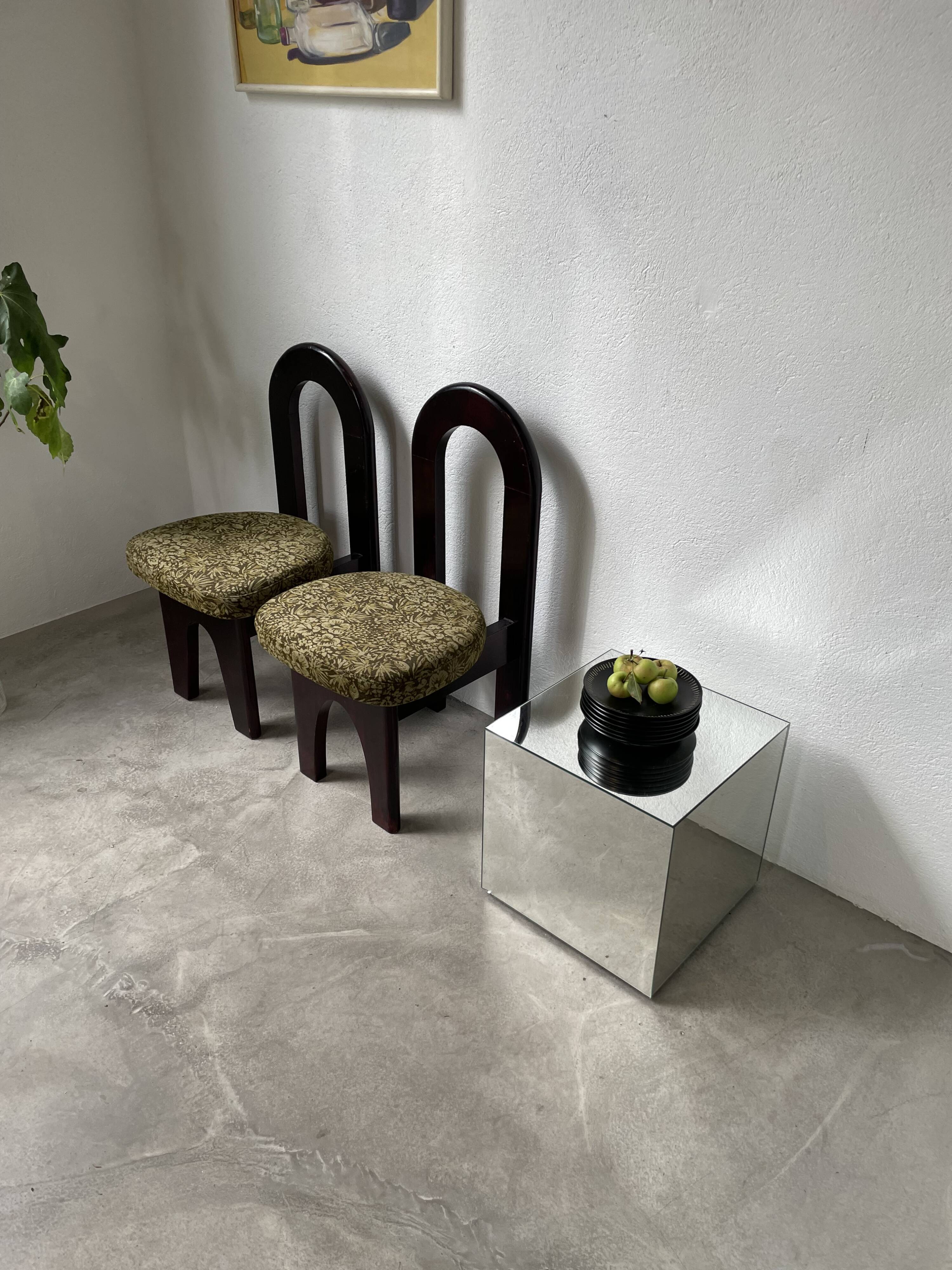 7 black ceramic plates