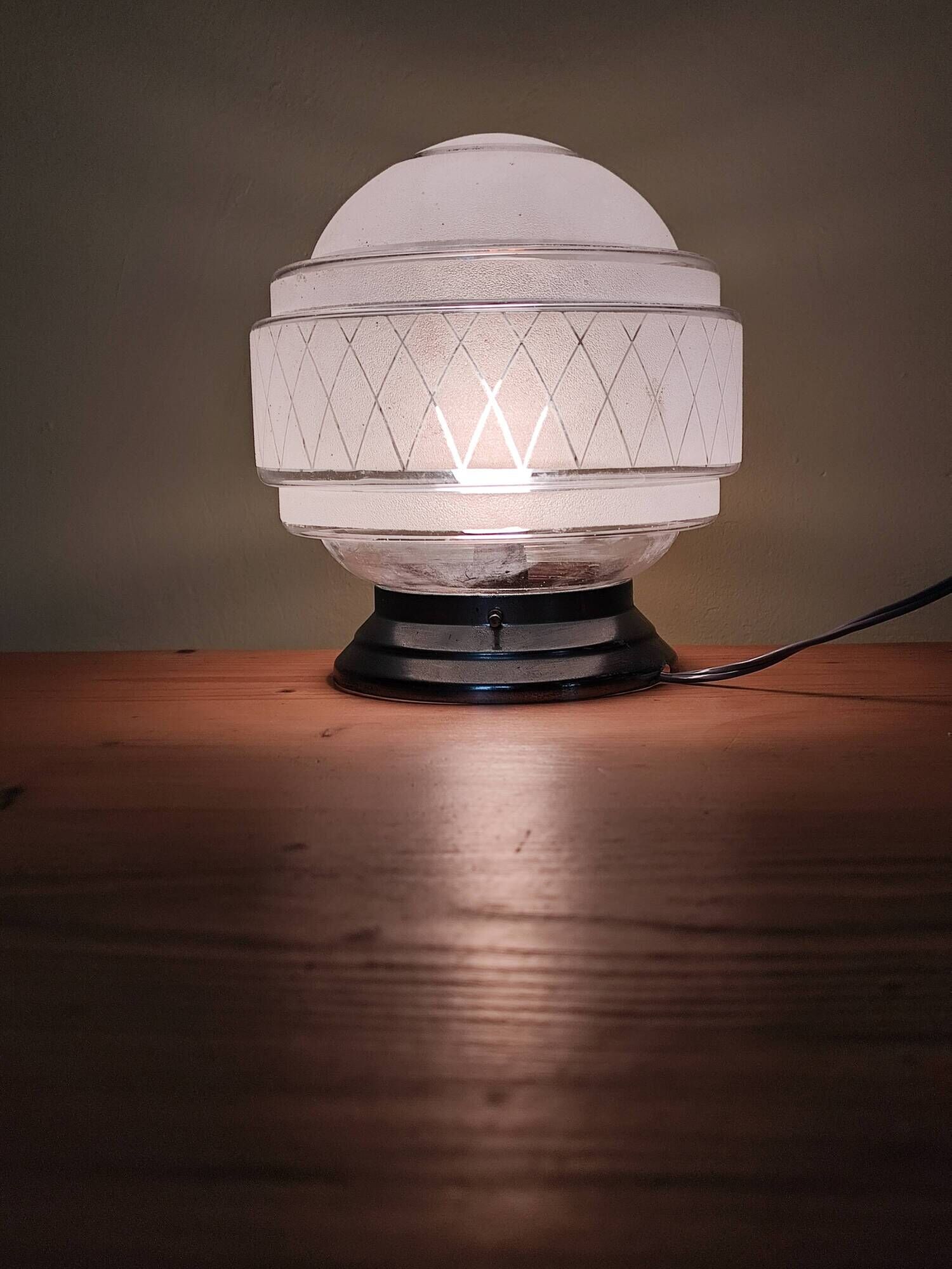 plafonnier des années 40,  globe verre granité opaque -  lampe de table